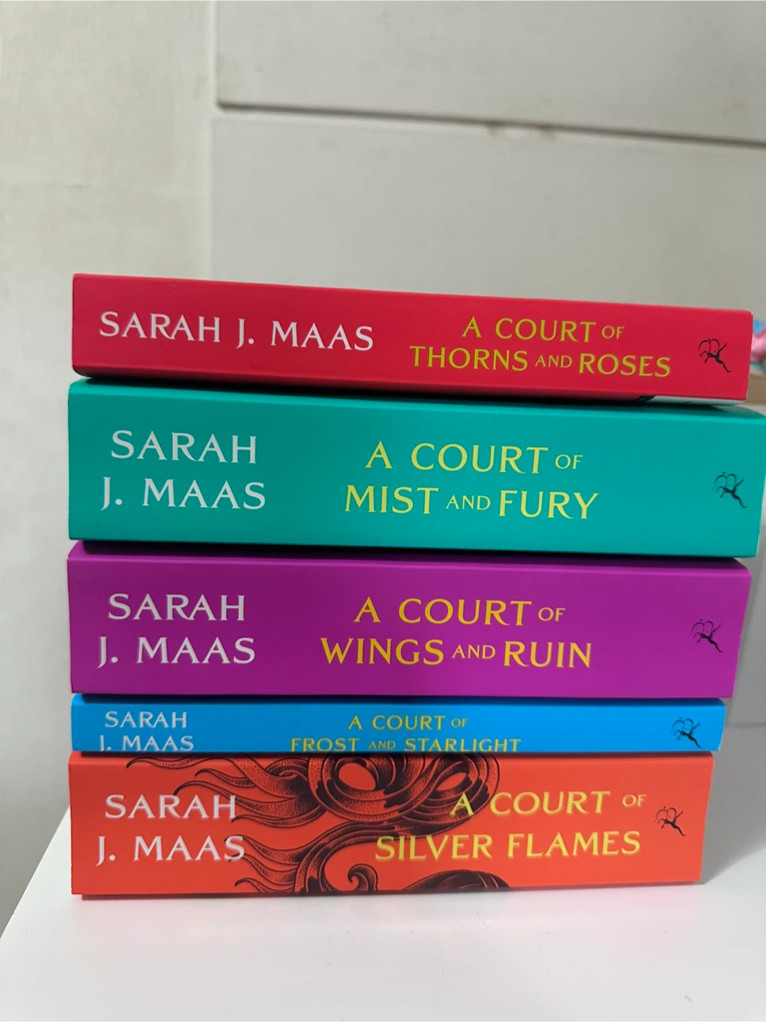 Sarah J. Maas A Court of Thorns and Roses Book Series