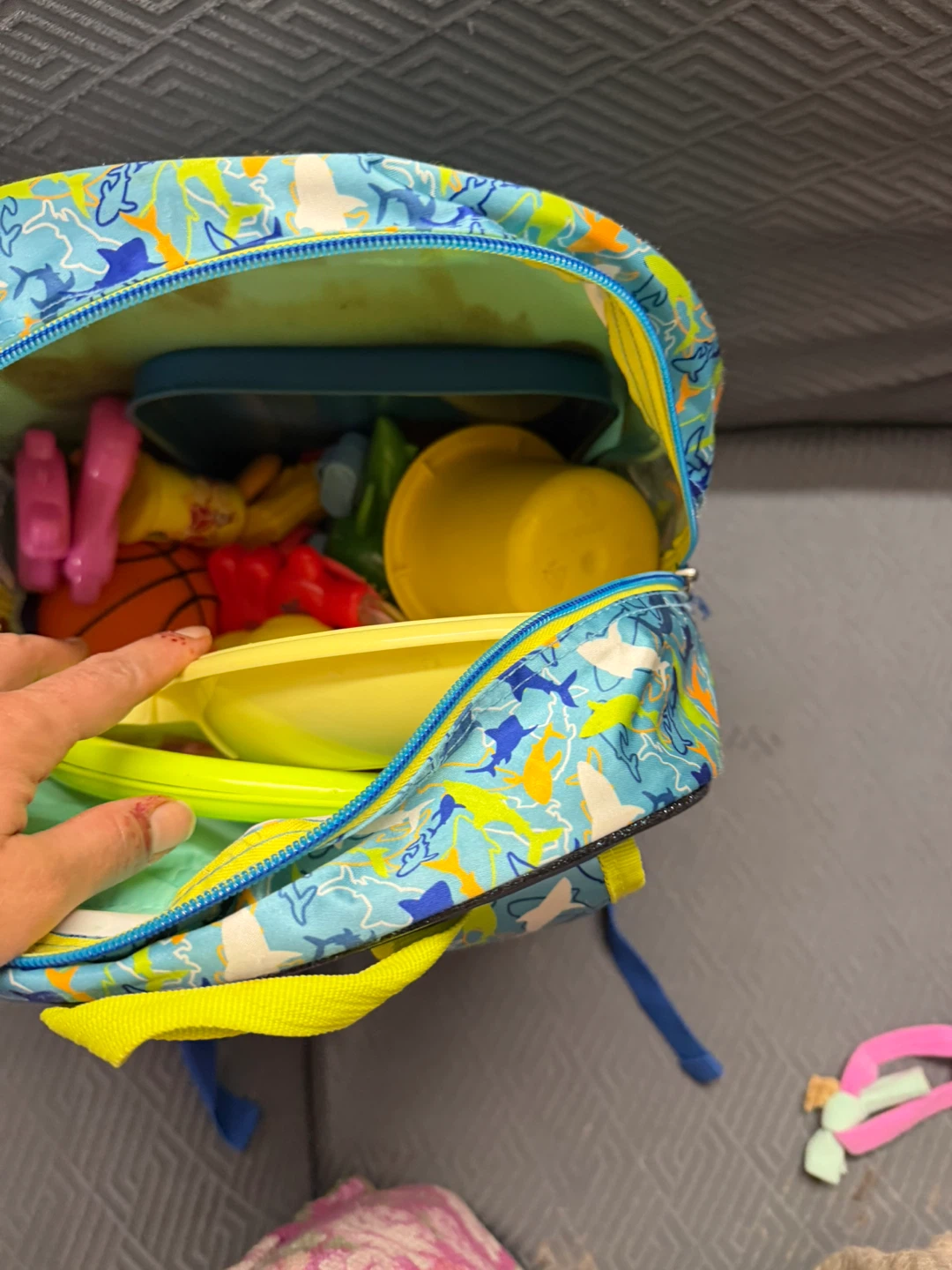 Kids' backpack with shark and surfboard design - photo 2