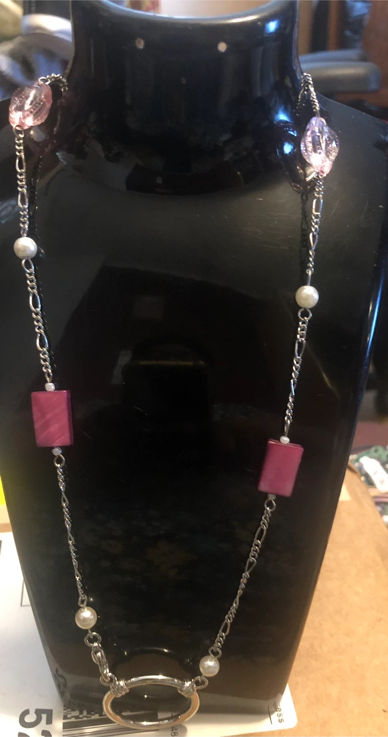 Silver-tone necklace with pink shell and pearl accents - photo 4
