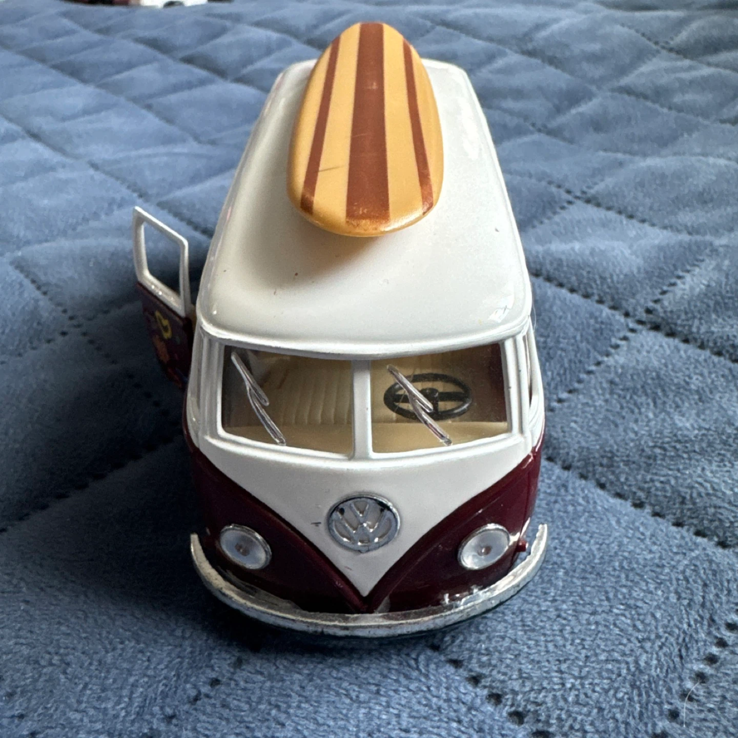 Kinsmart 1962 Volkswagen Classical Bus Toy Car 1/32 Scale