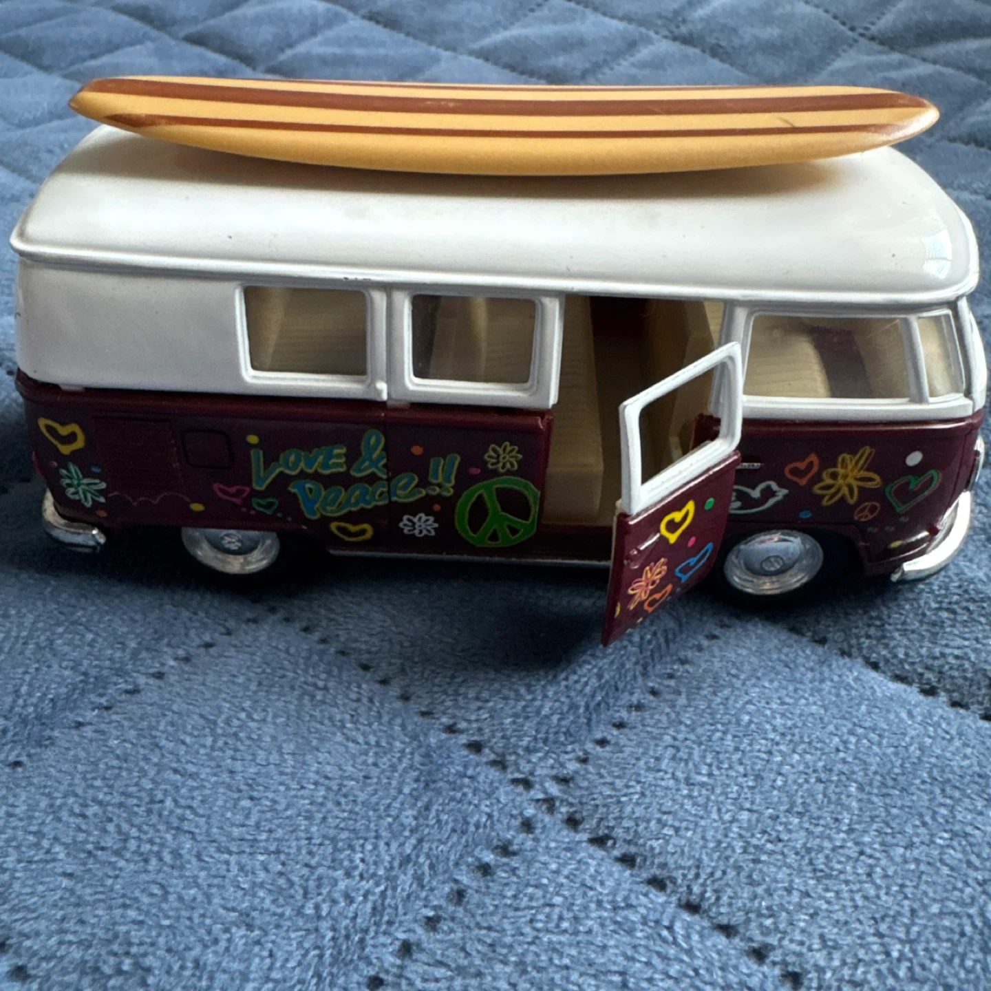 Kinsmart 1962 Volkswagen Classical Bus Toy Car 1/32 Scale - photo 2