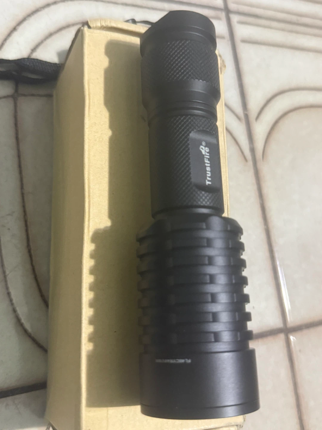 TrustFire Z9 LED Flashlight - photo 3