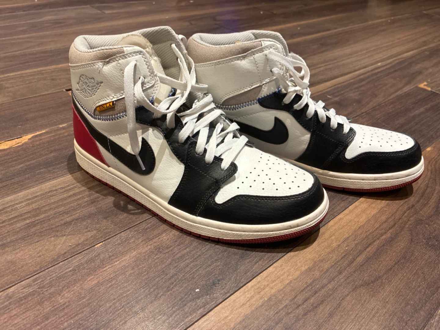 Nike Air Jordan 1 High OG "Chicago" Men's Size 9.5
