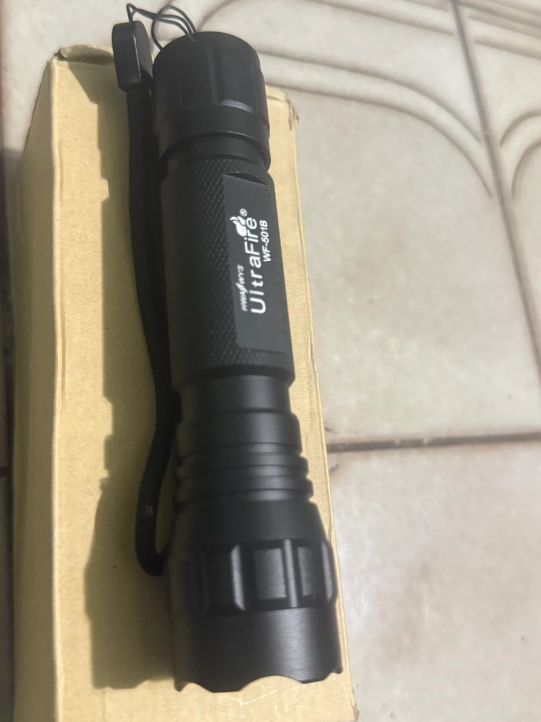 UltraFire WF-501B Black Flashlight - photo 4