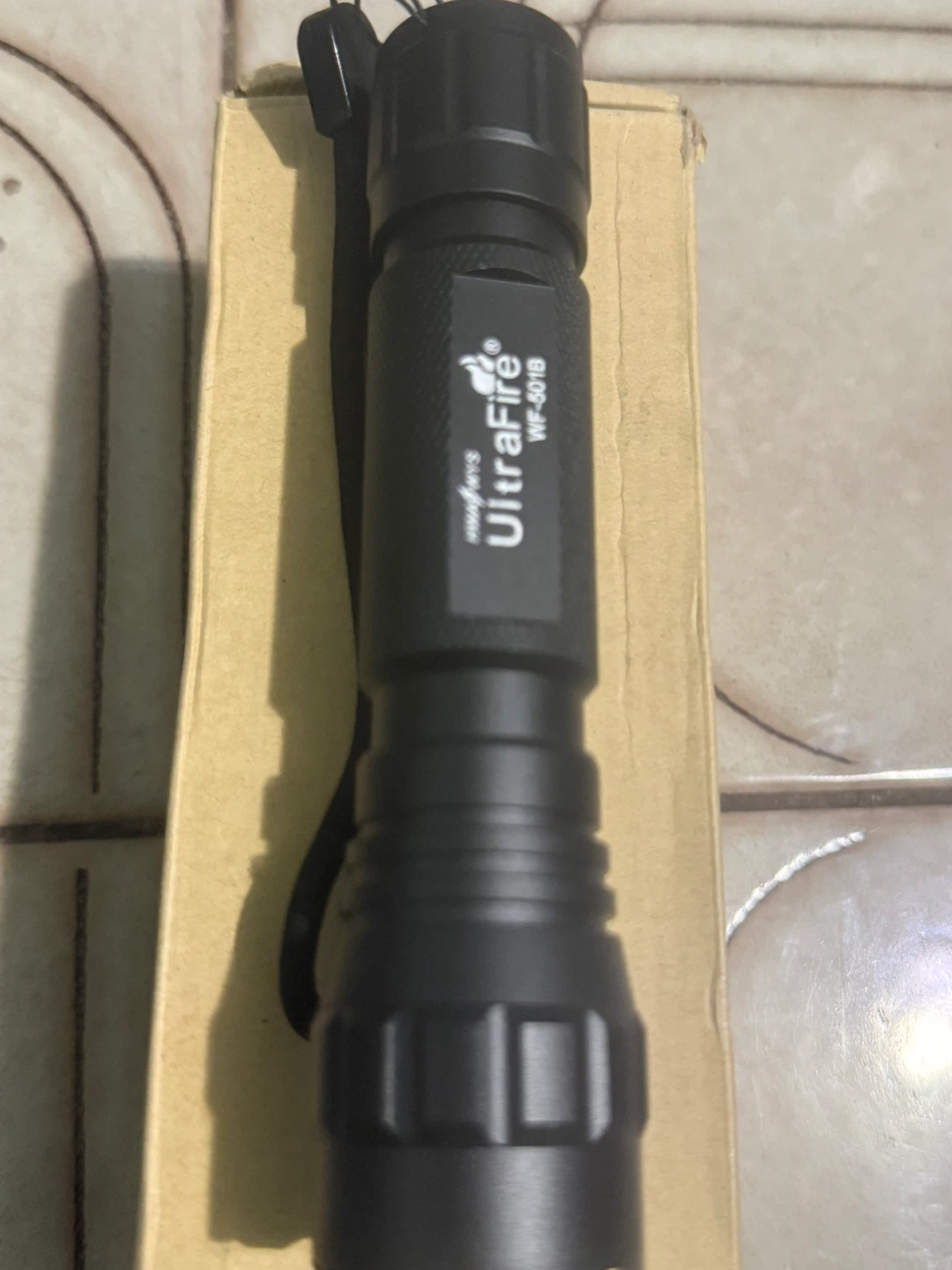 UltraFire WF-501B Black Flashlight - photo 3