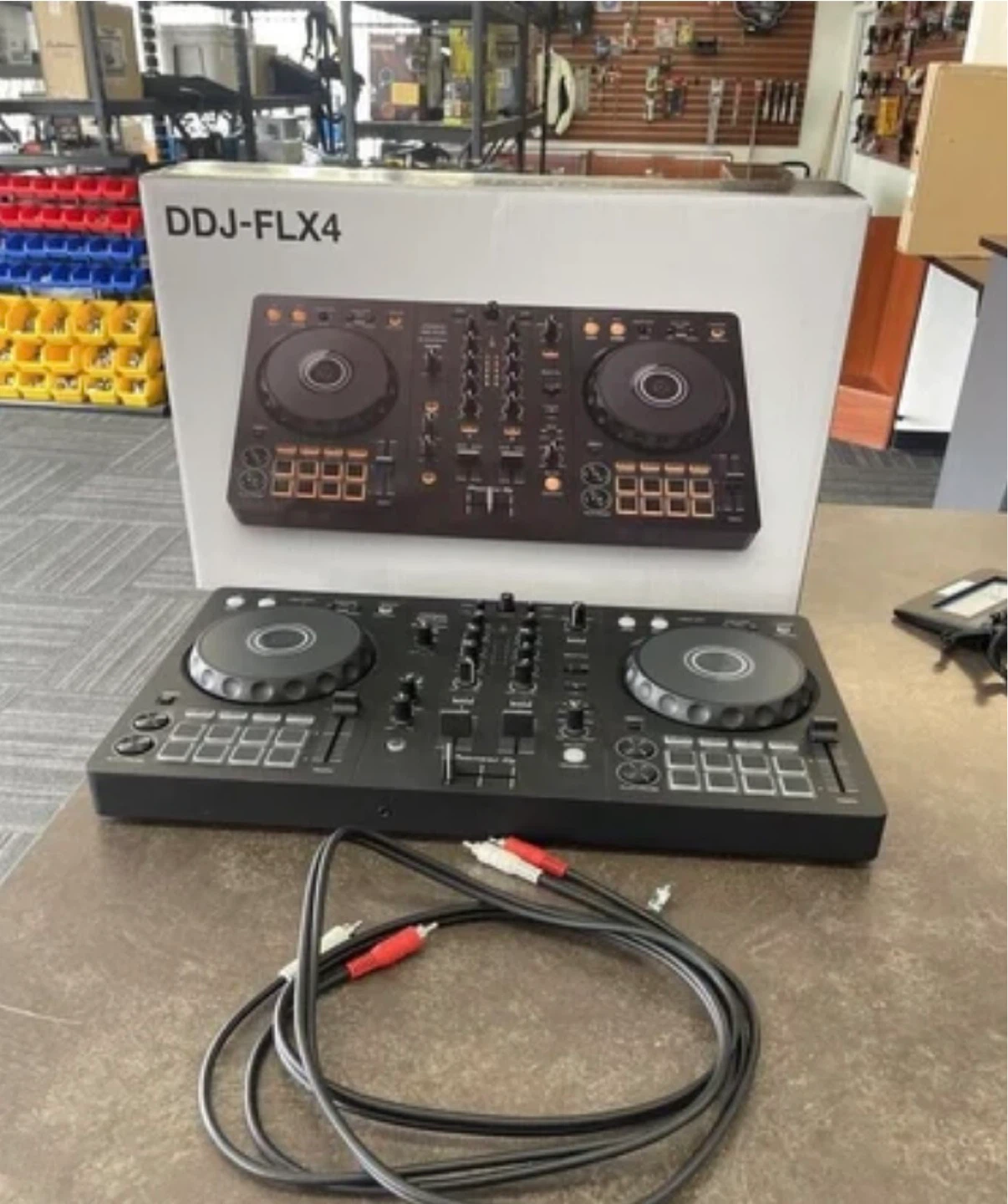 Pioneer DDJ-FLX4 DJ Controller with Cables and Box - photo 2