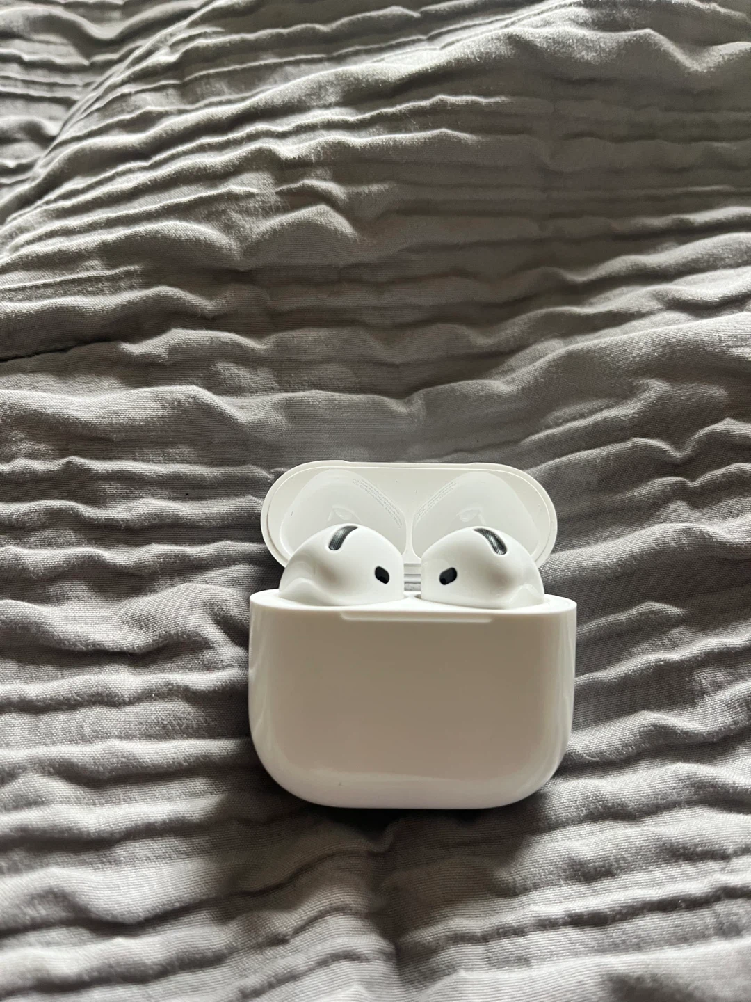 Apple AirPods 4