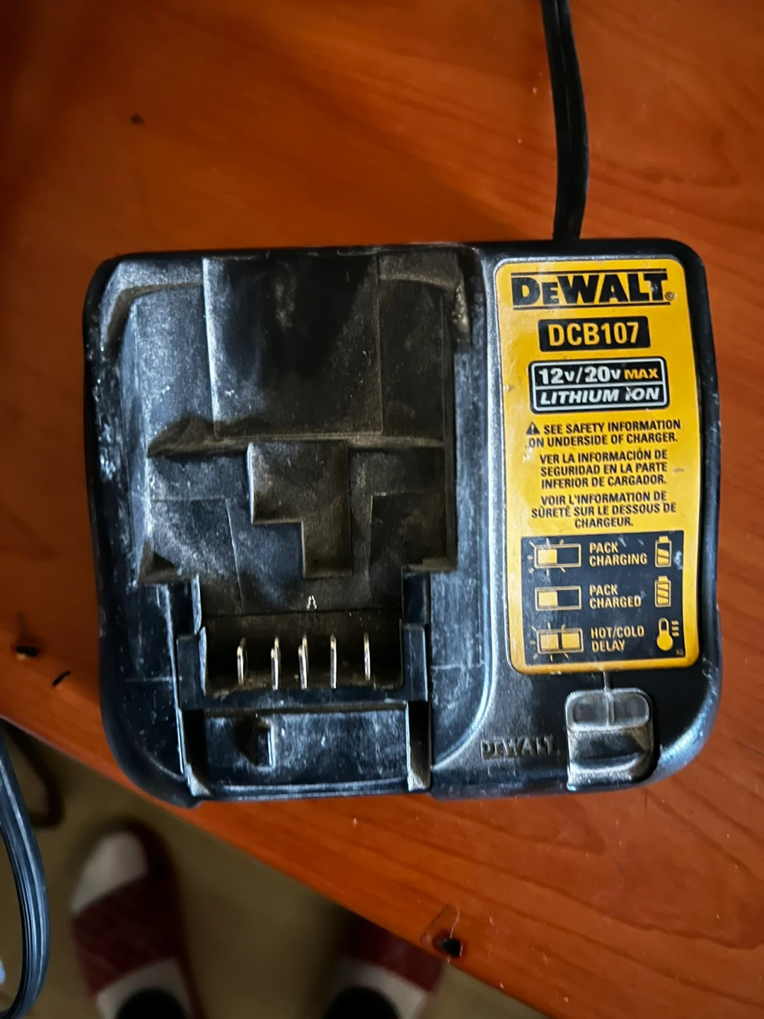 DEWALT DCB107 12V/20V MAX Lithium Ion Battery Charger