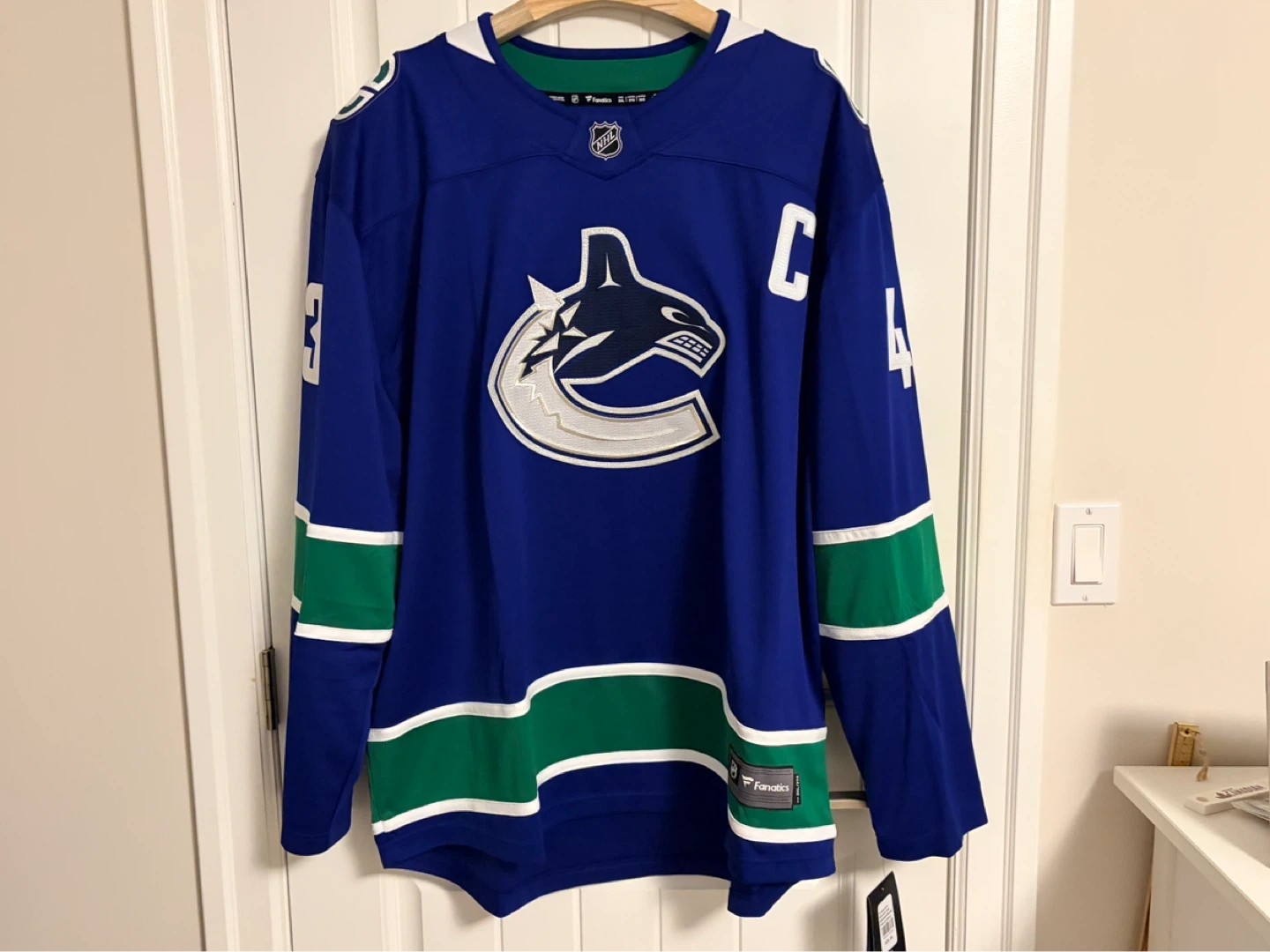 BNWT Authentic Fanatics Vancouver Canucks Hughes Jersey 3XL - photo 3