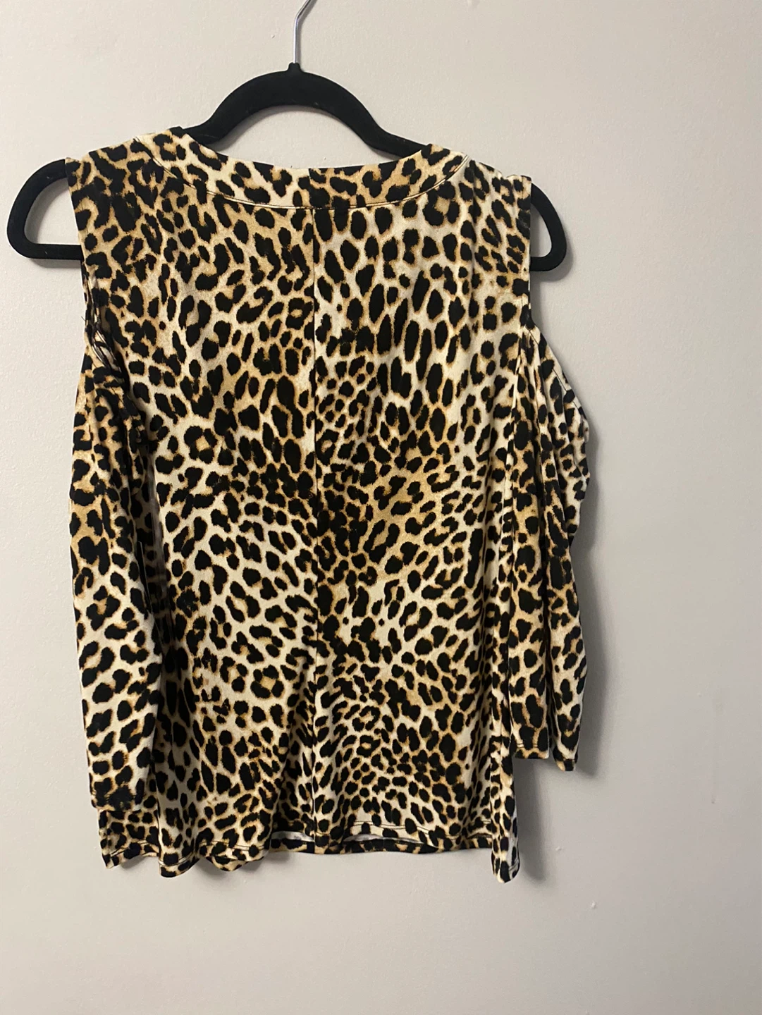 Women's Leopard Print Cold Shoulder Top - Size Medium - photo 4