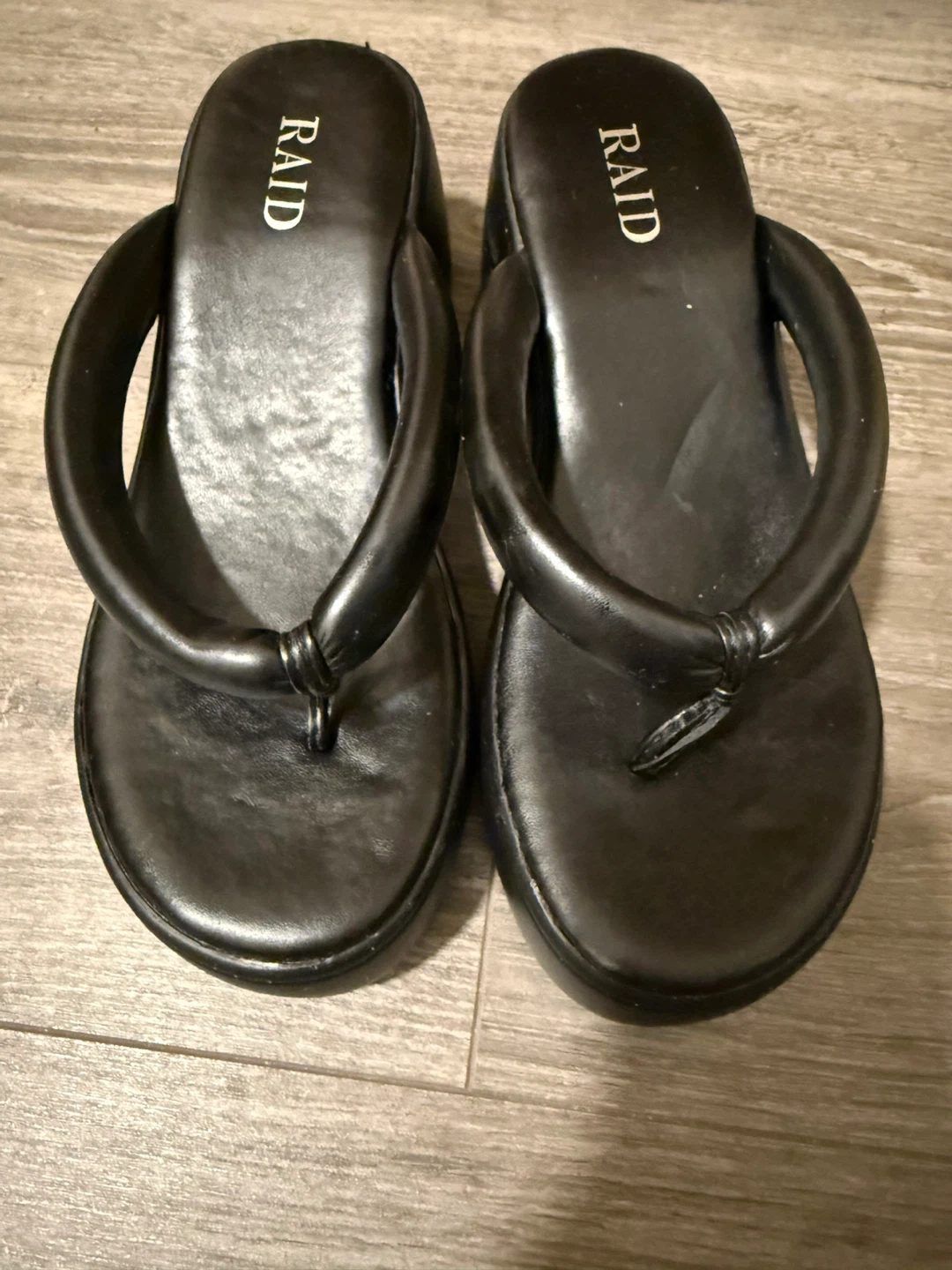 Y2K black flip flop wedges!! Brand: raid