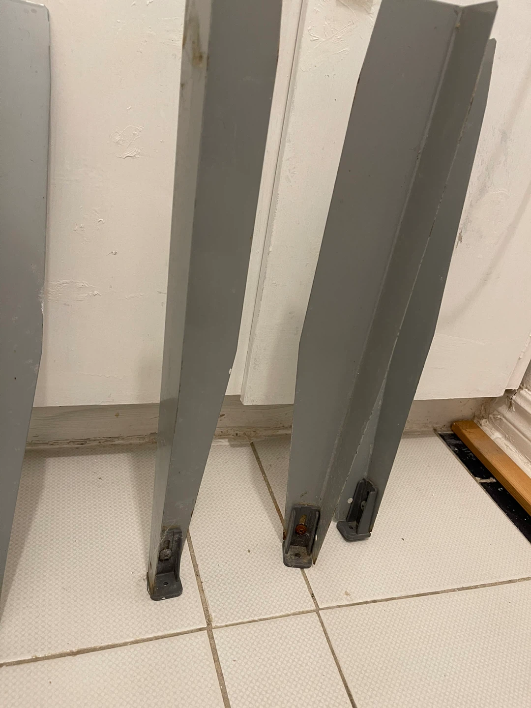 Set of 4 Grey Metal Furniture Legs - photo 2