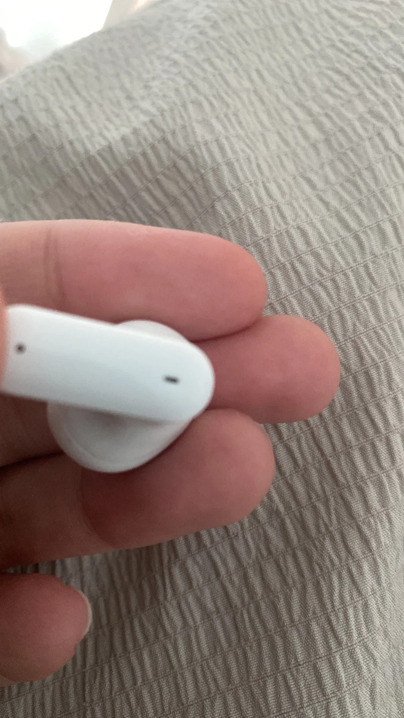 White Wireless Earbuds