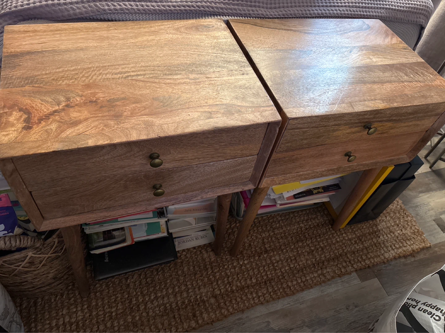 Nightstands set of 2 Wood Handicrafted with USB Ports - photo 3