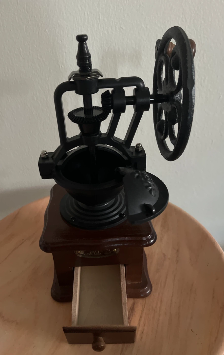 Vintage Style Manual Coffee Grinder - photo 2