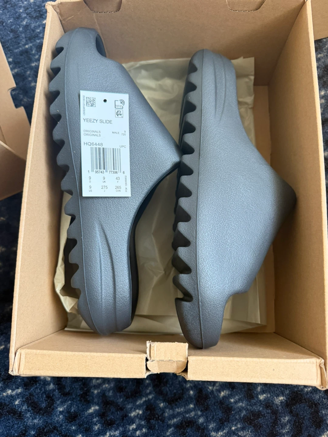 Adidas Yeezy Slide "Onyx" Size 9