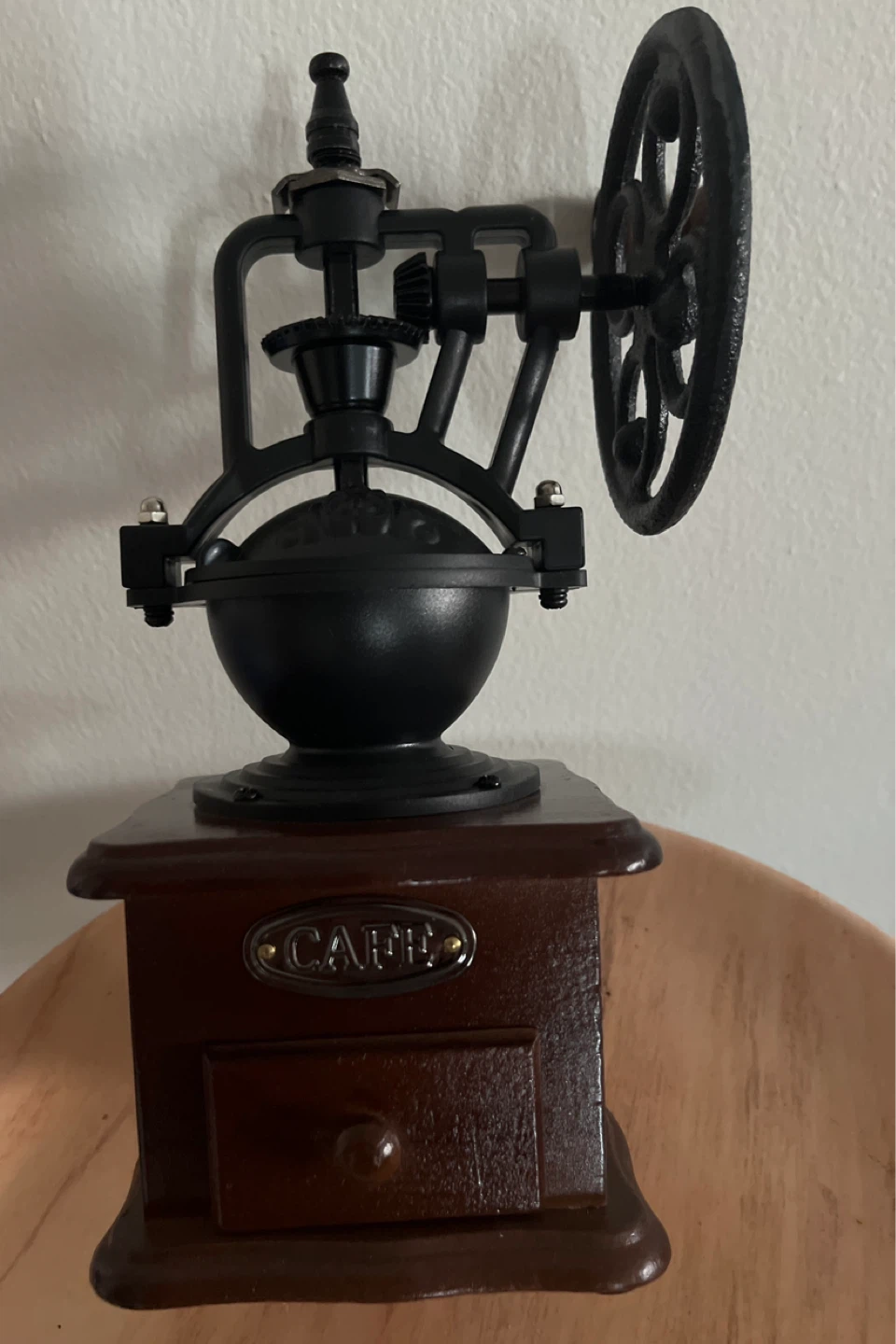 Vintage Style Manual Coffee Grinder - photo 3