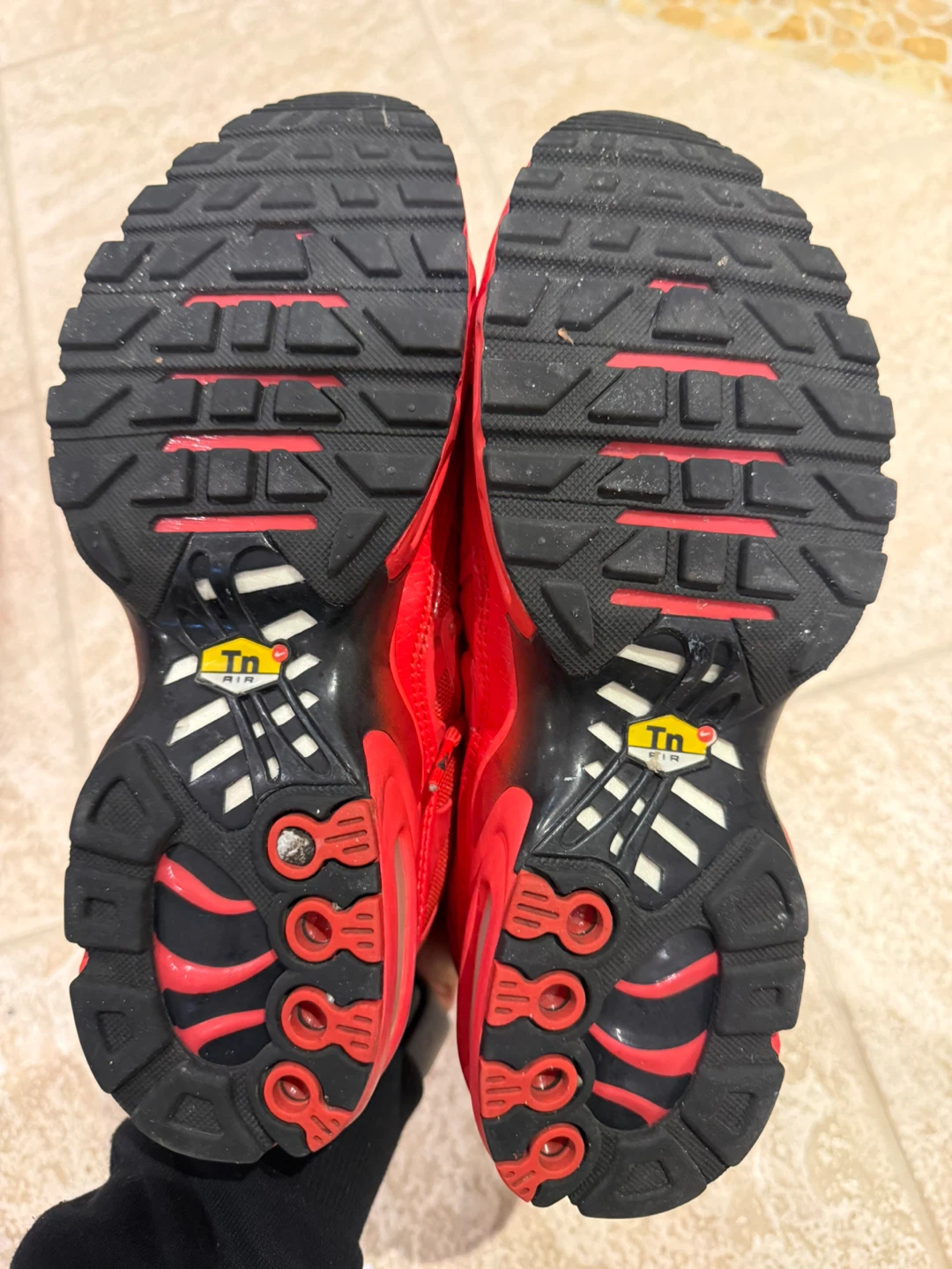 Nike Air Max Plus TN SE Red Sneakers - photo 3