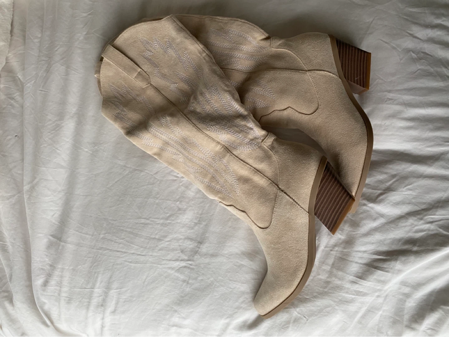 BNWT Faux Suede Embroidered Cowboy Boots - photo 2