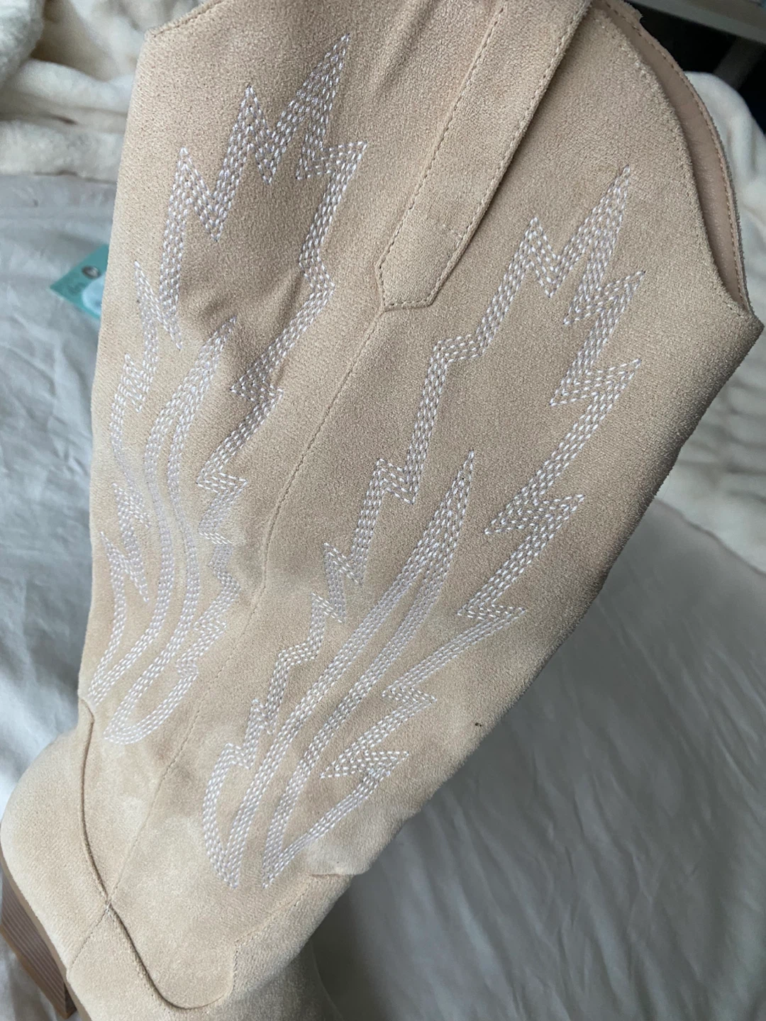 BNWT Faux Suede Embroidered Cowboy Boots - photo 3