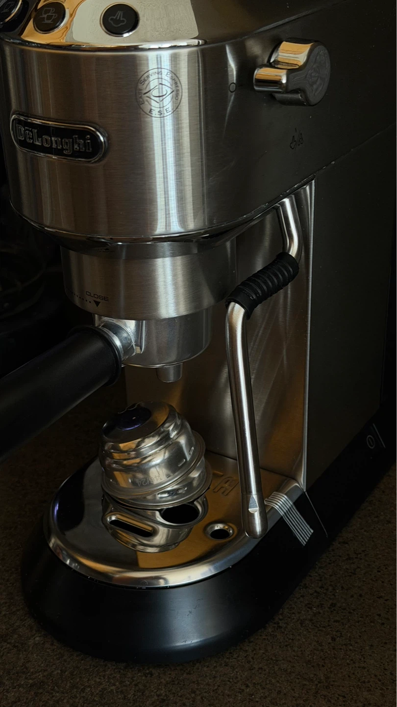 De'Longhi Dedica EC885 espresso machine - photo 3