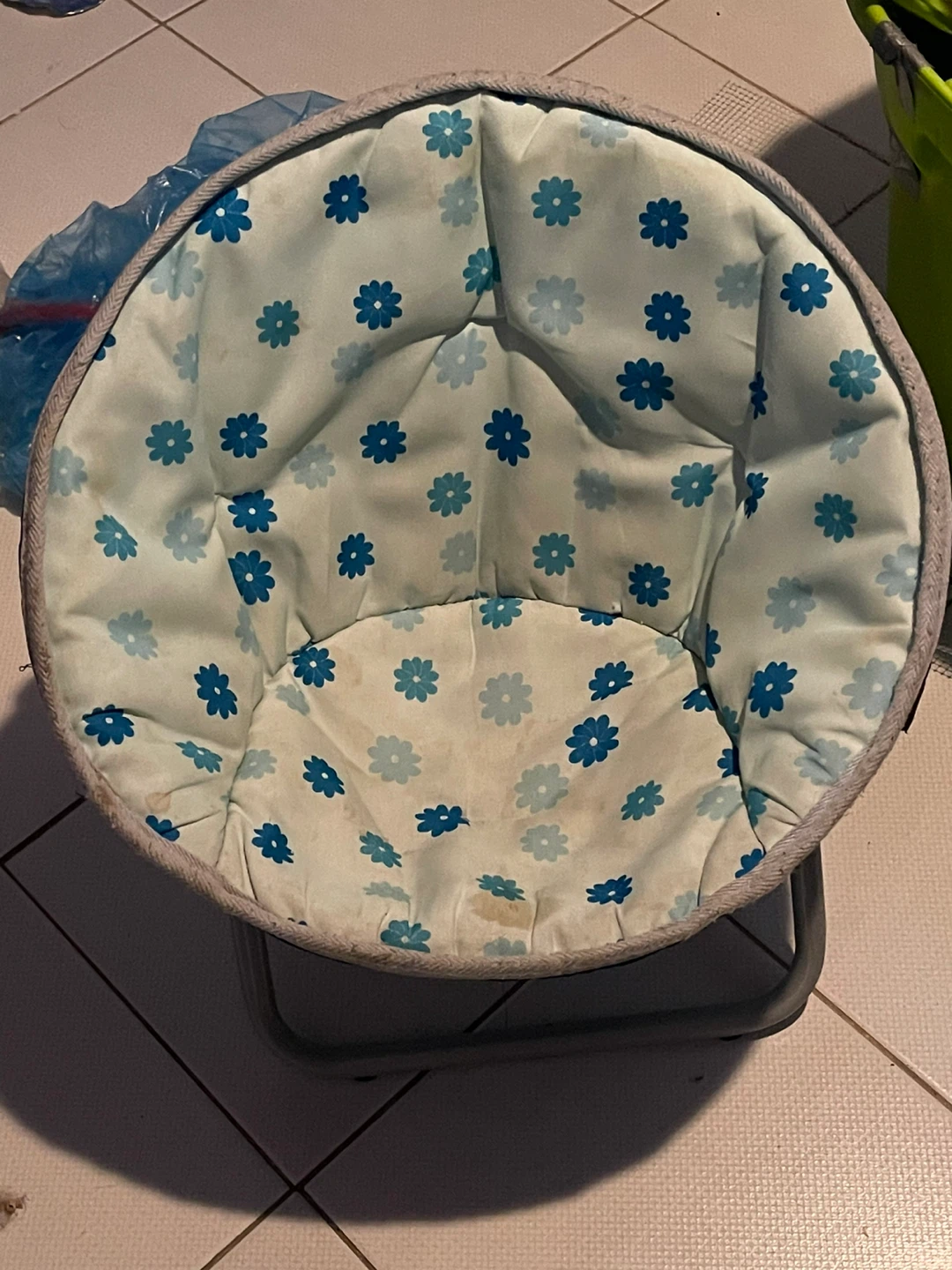 Children’s Round Padded Chair with Flower Pattern