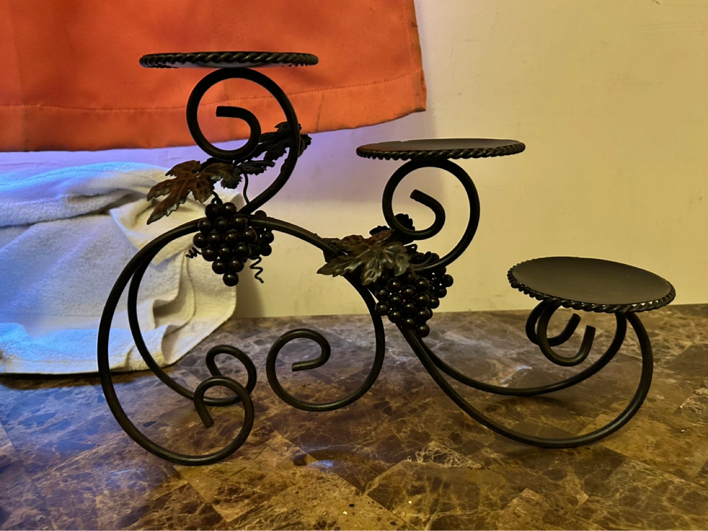 Decorative 3-Tier Grapevine Candle Holder