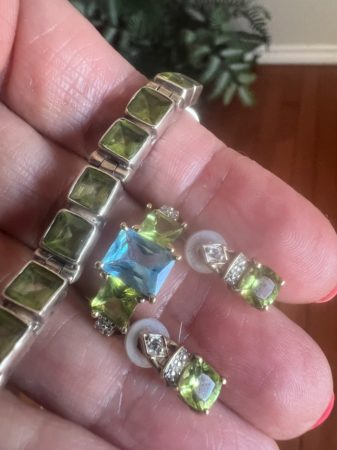 10 k Peridot and Blue Topaz Gemstone Bracelet and Earrings Set - photo 3