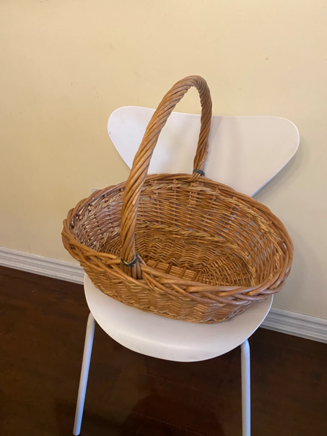 Large Wicker Basket with Handle - photo 3