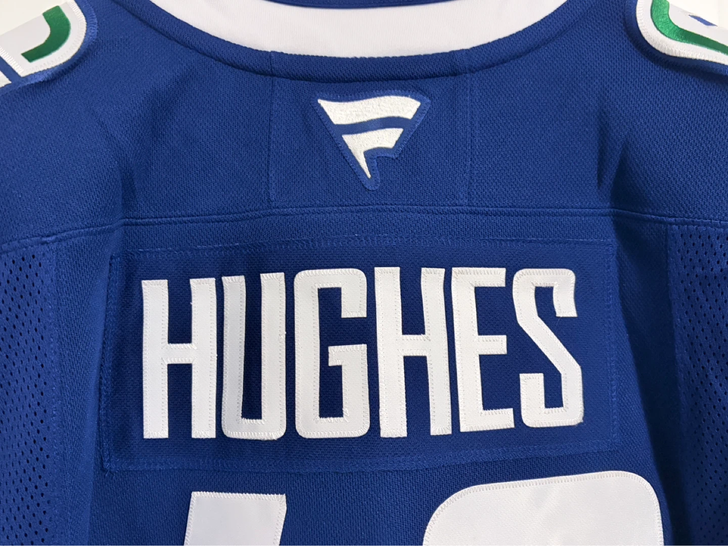 BNWT Authentic Fanatics Vancouver Canucks Hughes Jersey 46 Small - photo 3
