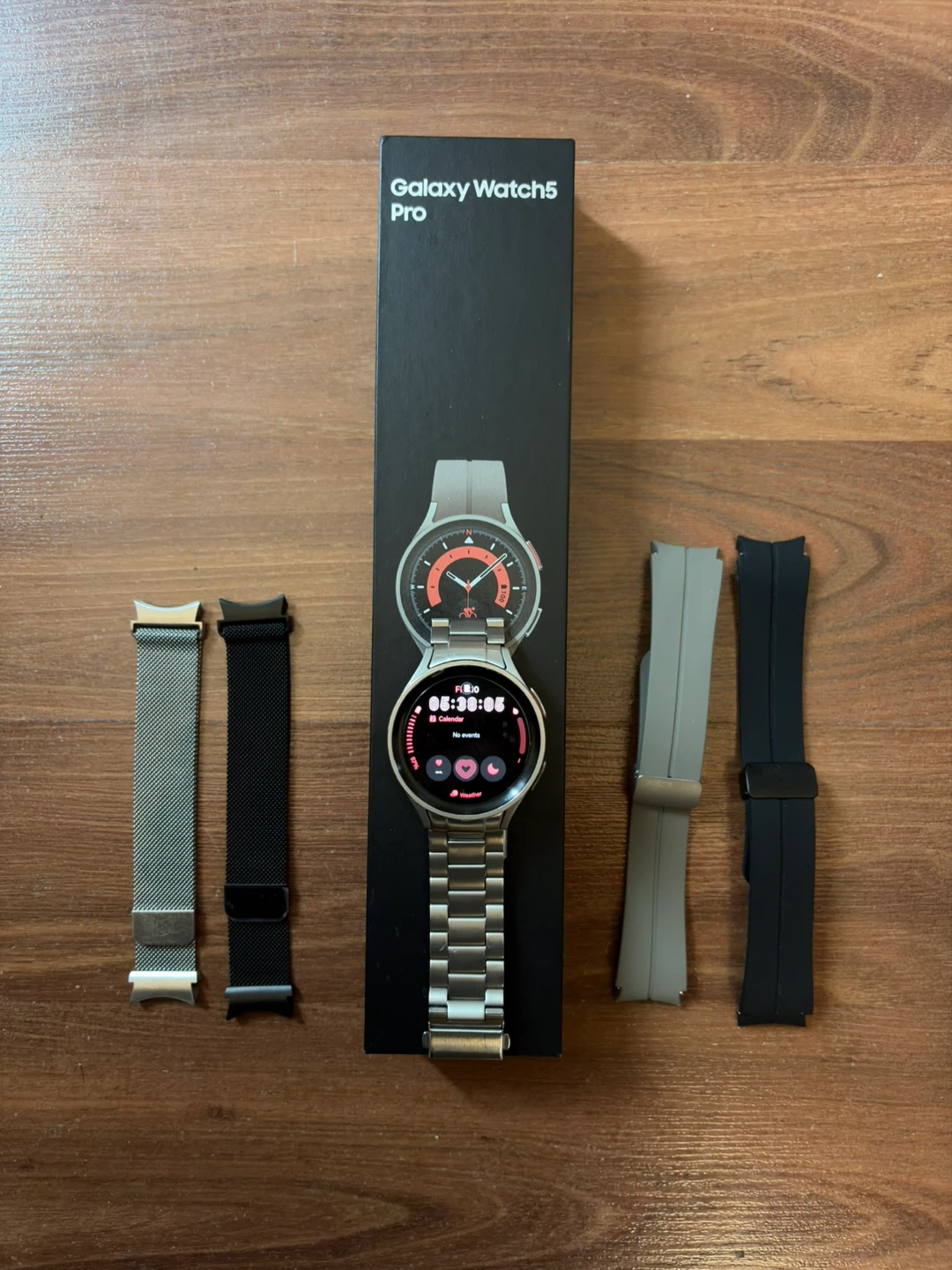 Galaxy Watch5 Pro LTE (45mm) + bands