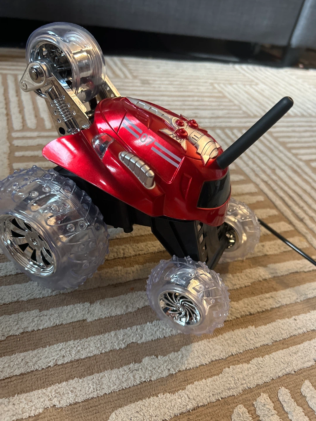 Thunder Tumbler RC Stunt Car - Red - photo 2