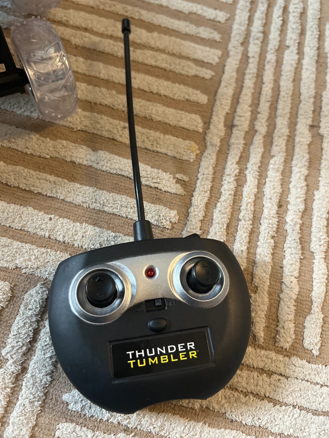 Thunder Tumbler RC Stunt Car - Red - photo 3