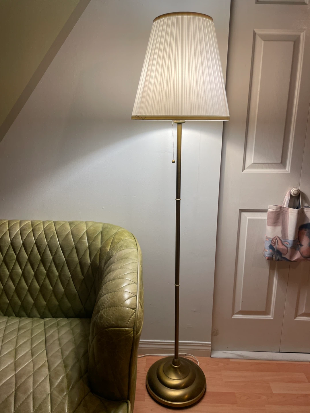 Brass/White Floor Lamp - photo 5