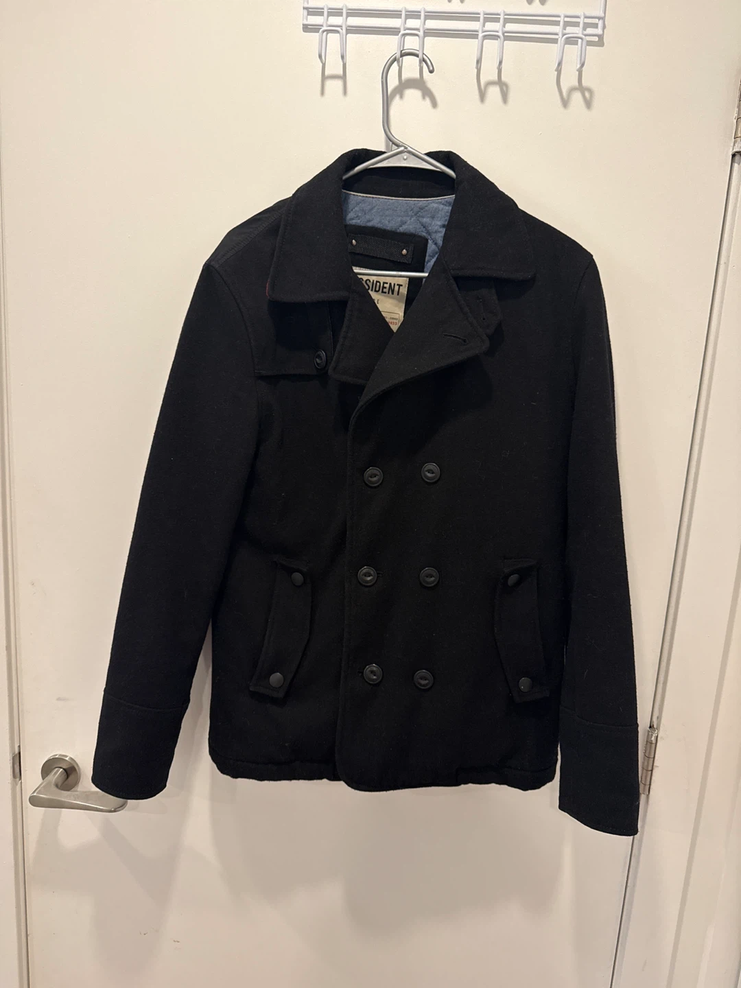 Black coat man - photo 3