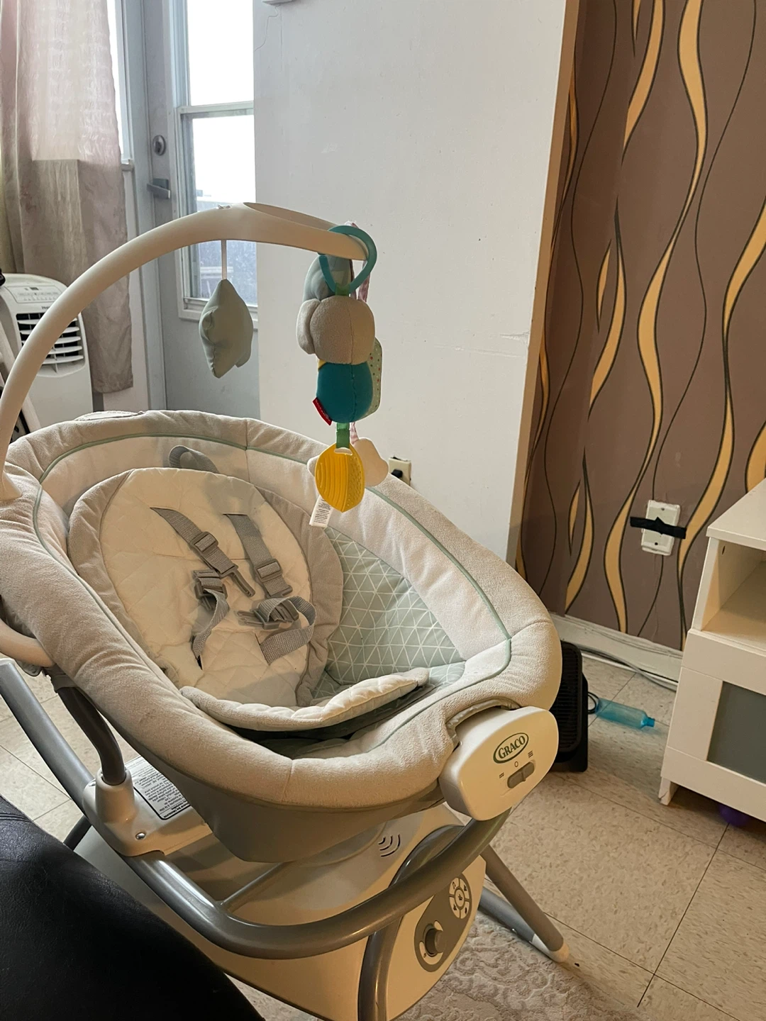 Graco Baby Swing with Toys - photo 2