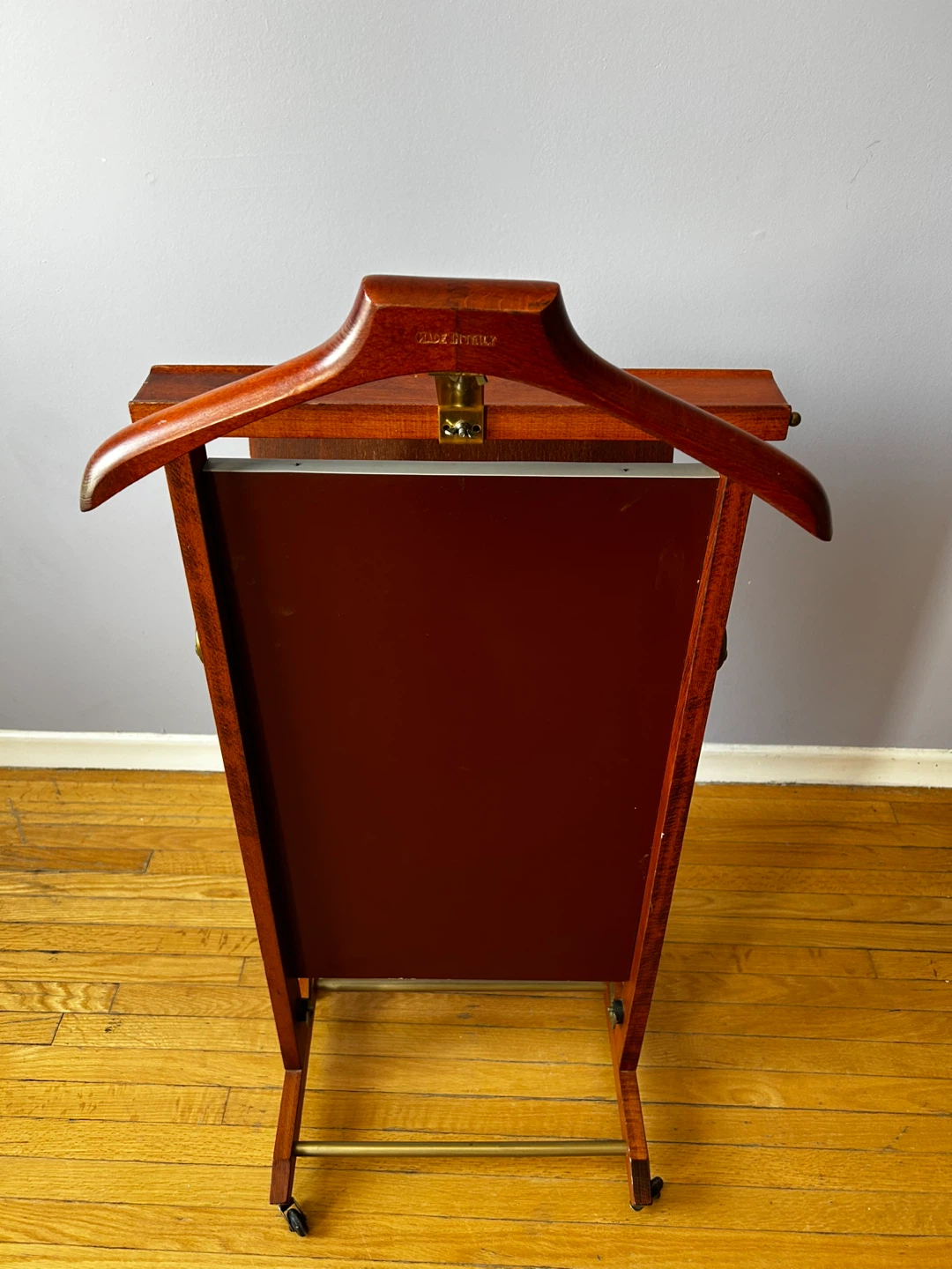 Vintage Italian Valet Stand Magazine Rack | Eaton’s | Rare - photo 2