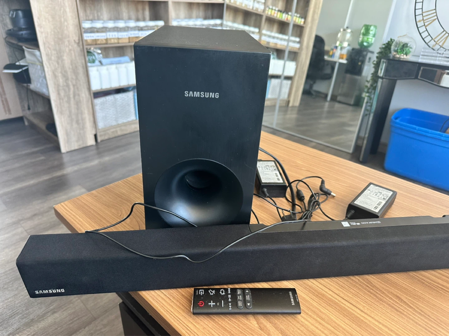 Samsung Soundbar and Subwoofer with Remote - photo 3