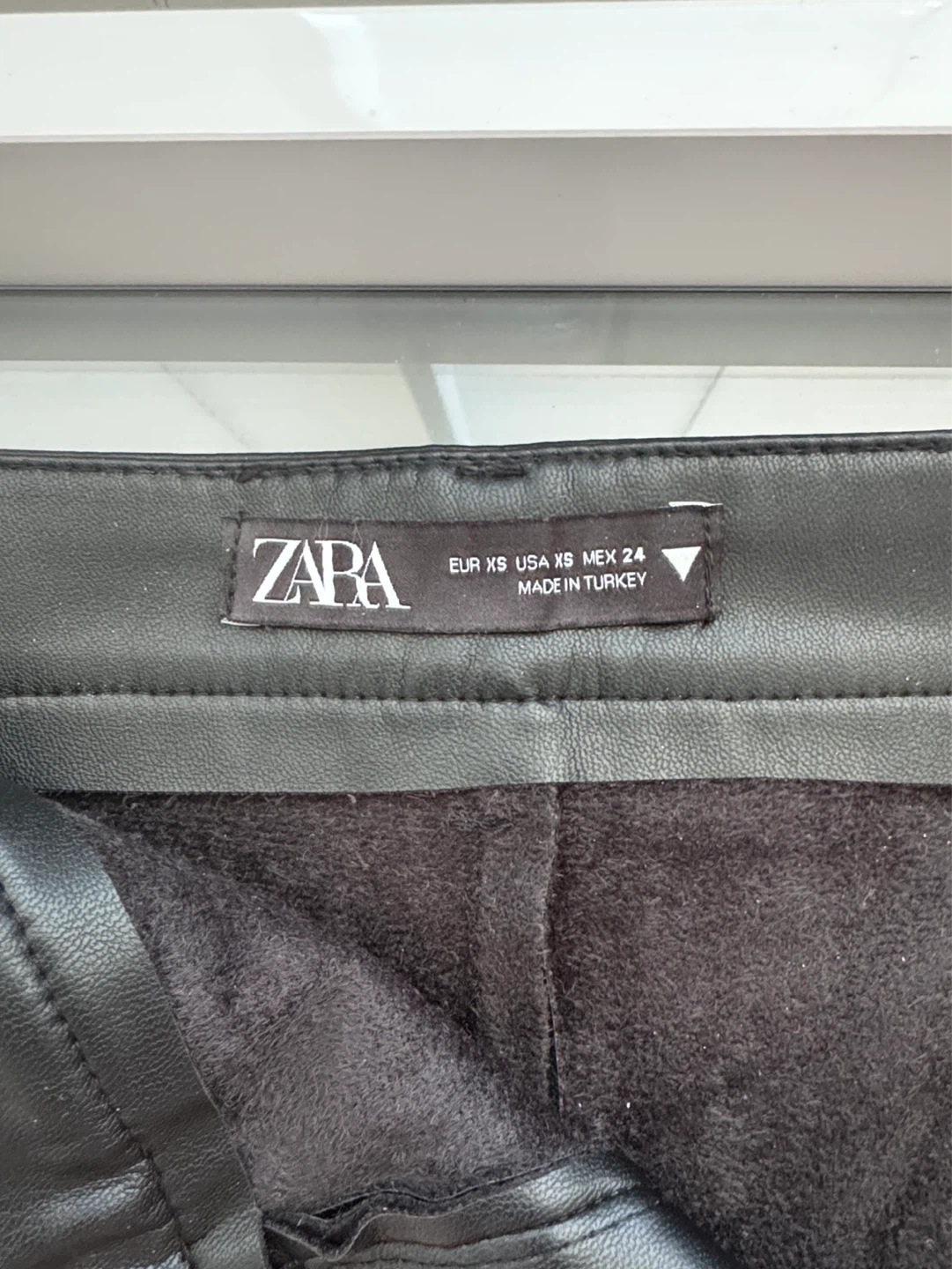 Zara Black Faux Leather skirt/shorts - Size XS - photo 2