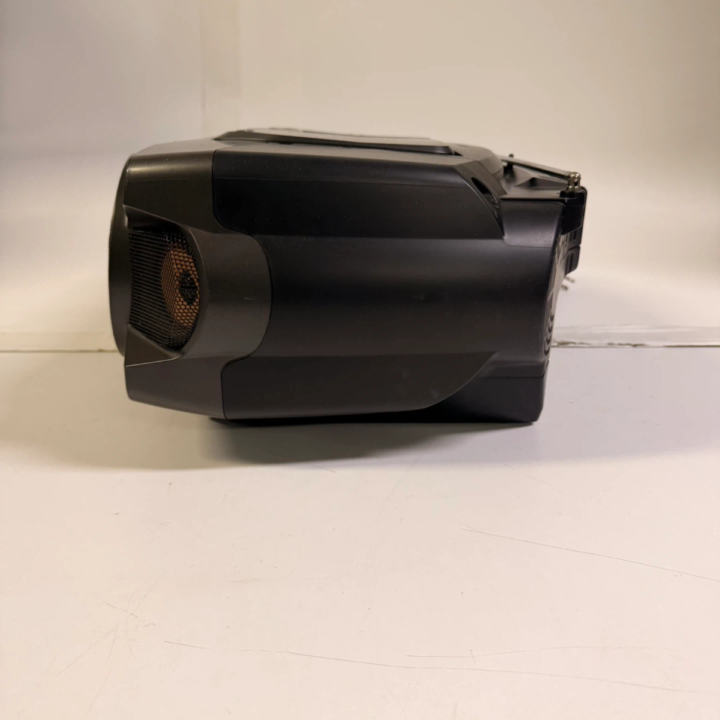 Sony CFD-G70 Boombox CD Radio Cassette Player - photo 3