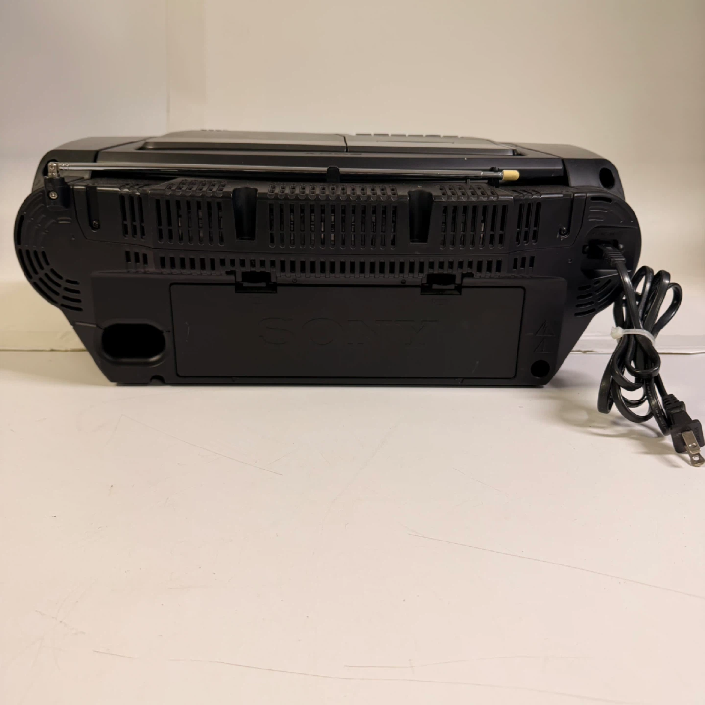 Sony CFD-G70 Boombox CD Radio Cassette Player - photo 4