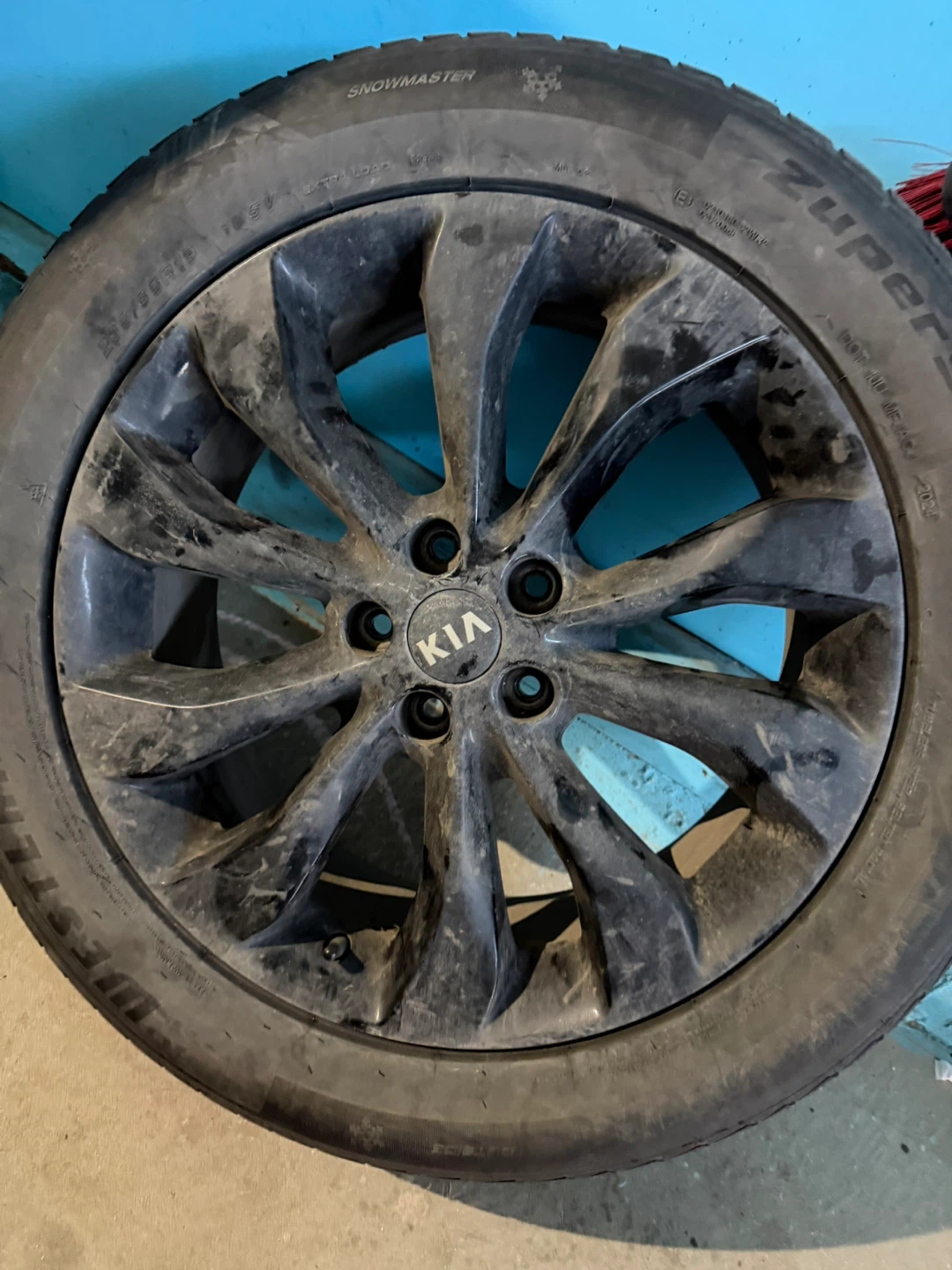 Kia Snowmaster Winter Tire and Rim