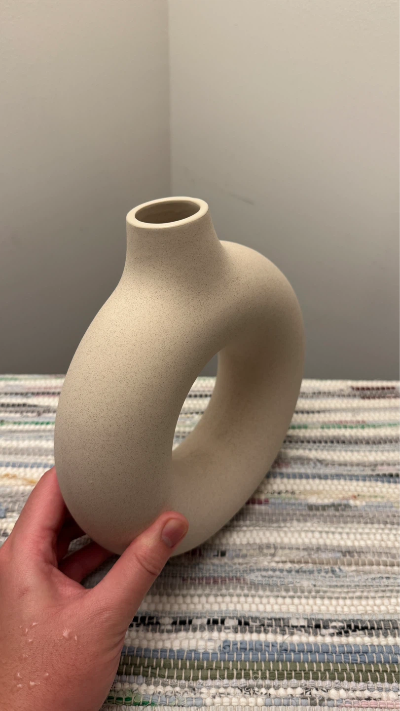 H&M Home Beige Ceramic Donut Vase - photo 2
