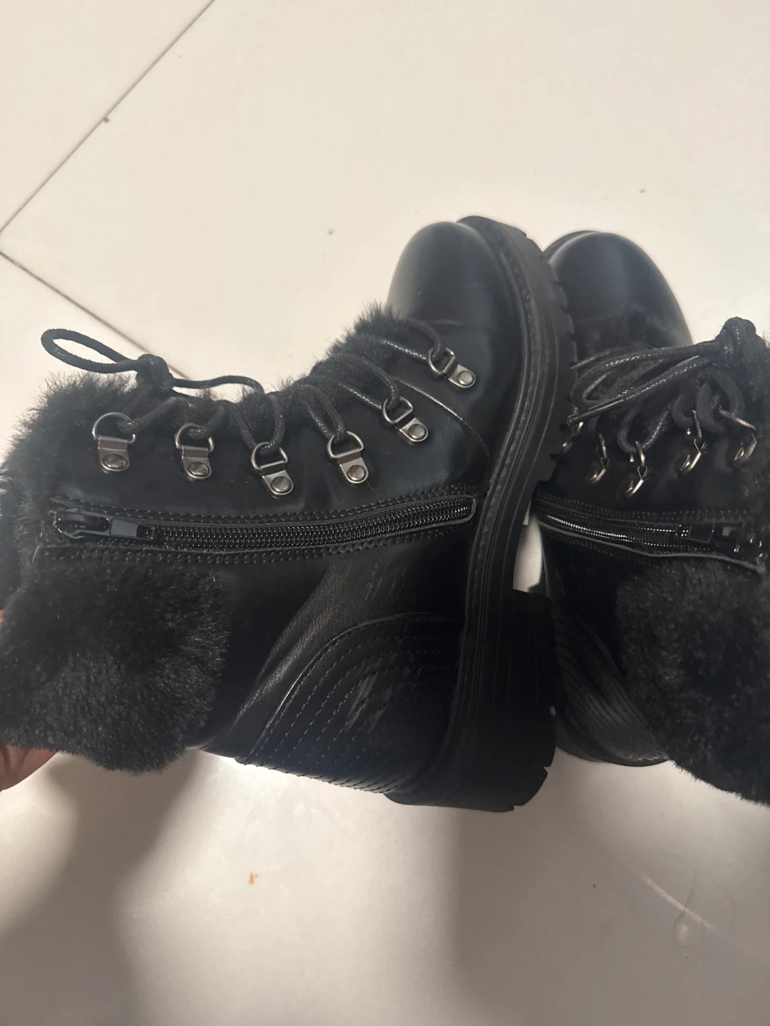 D'Lish Women's Black Faux Fur Lined Combat Boots Size 7 - photo 4