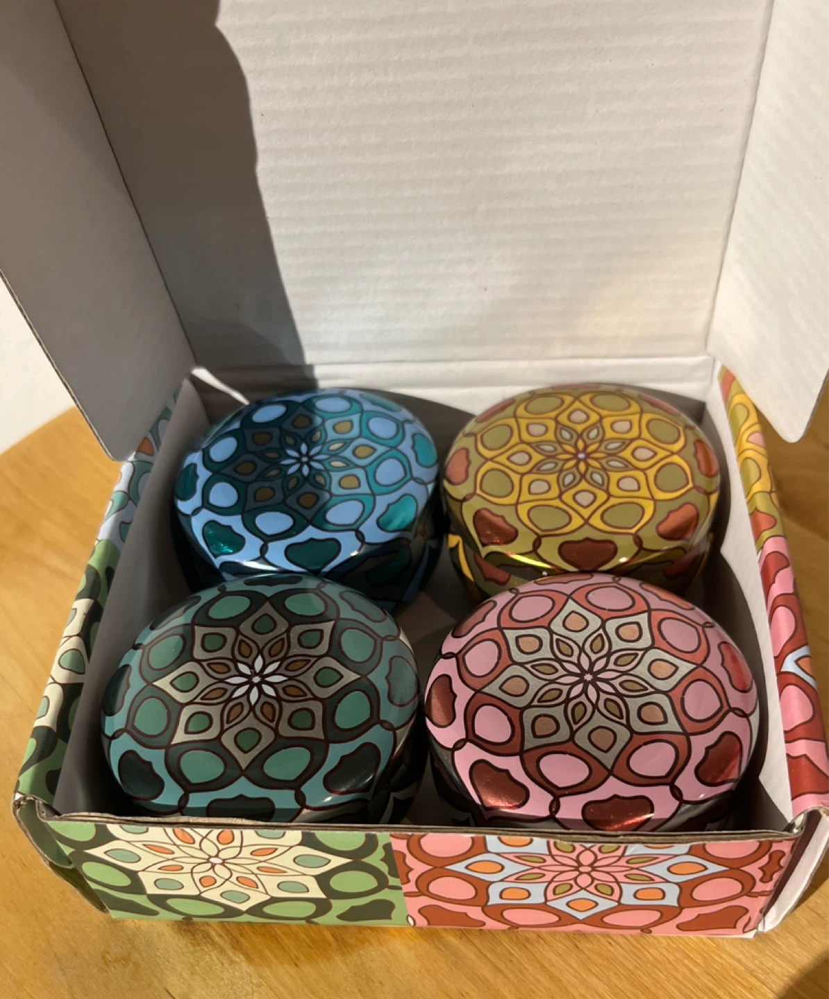 Set of 4 Scented Candles in Decorative Tins - photo 2