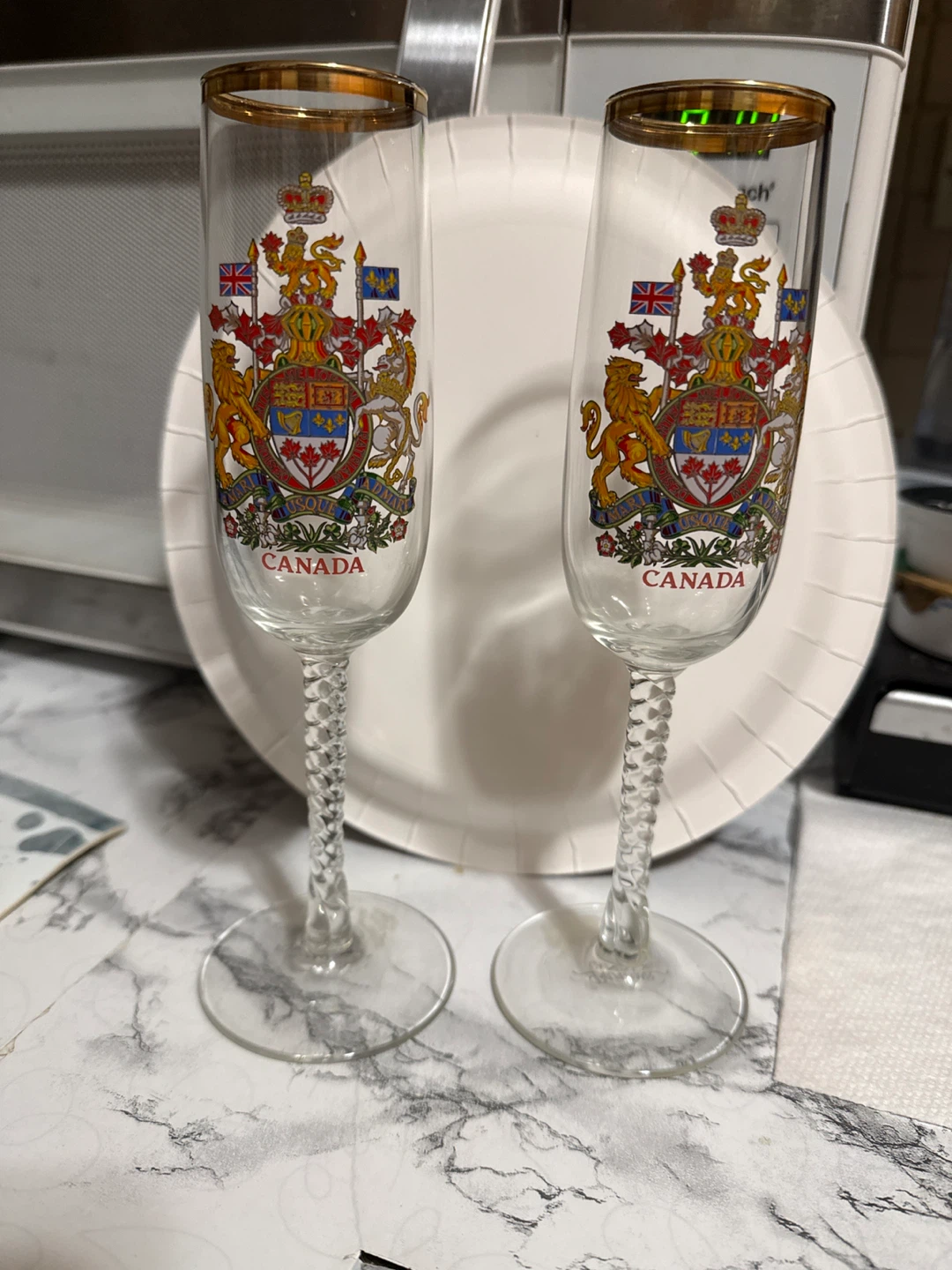 Set of 2 Canada Champagne Flutes - photo 2