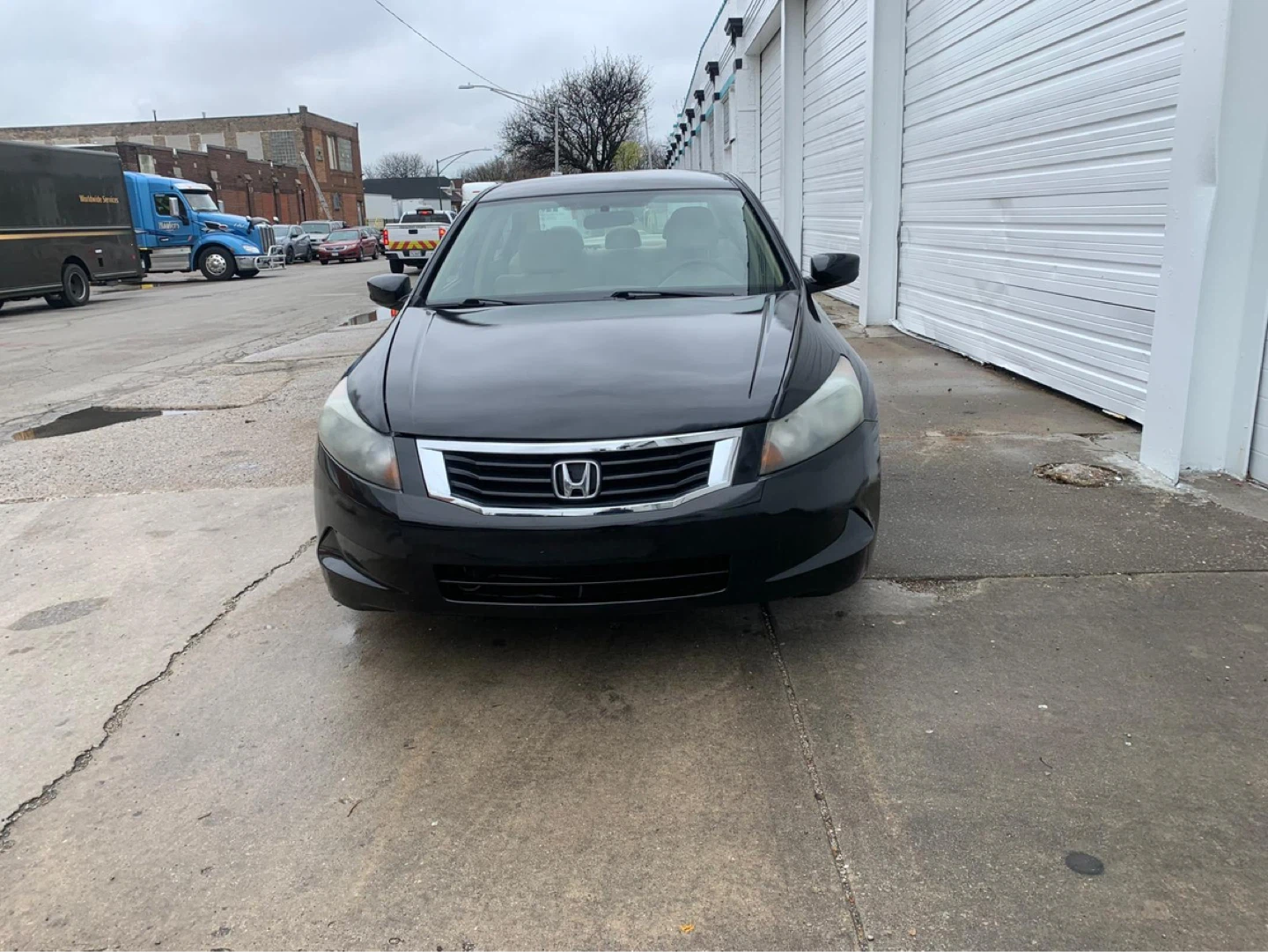 2010 Black Honda Accord  LX con 131 mil millas