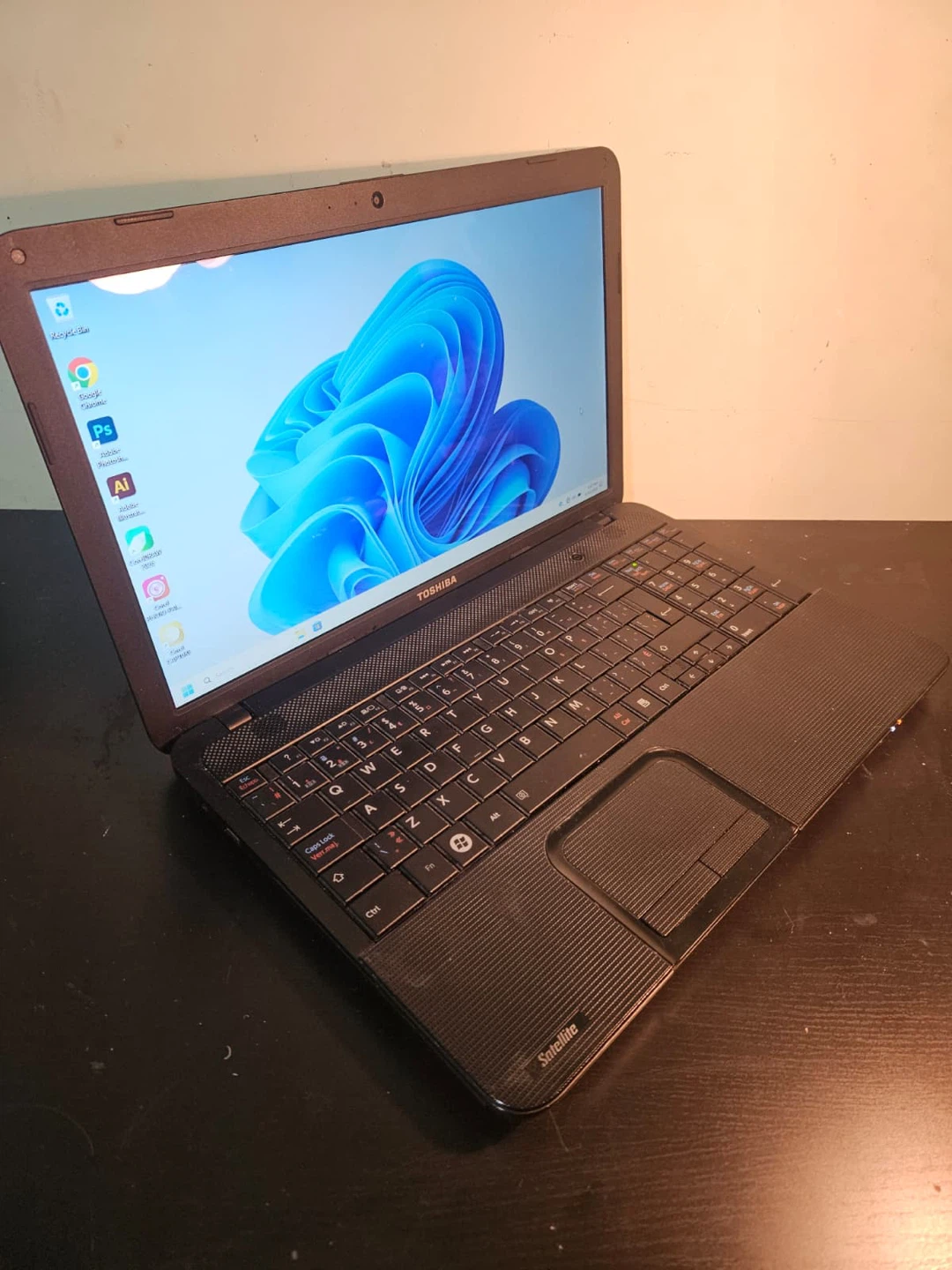 🔥 Toshiba 15.6” Laptop with Charger - Good Battery | 128GB SSD - photo 3