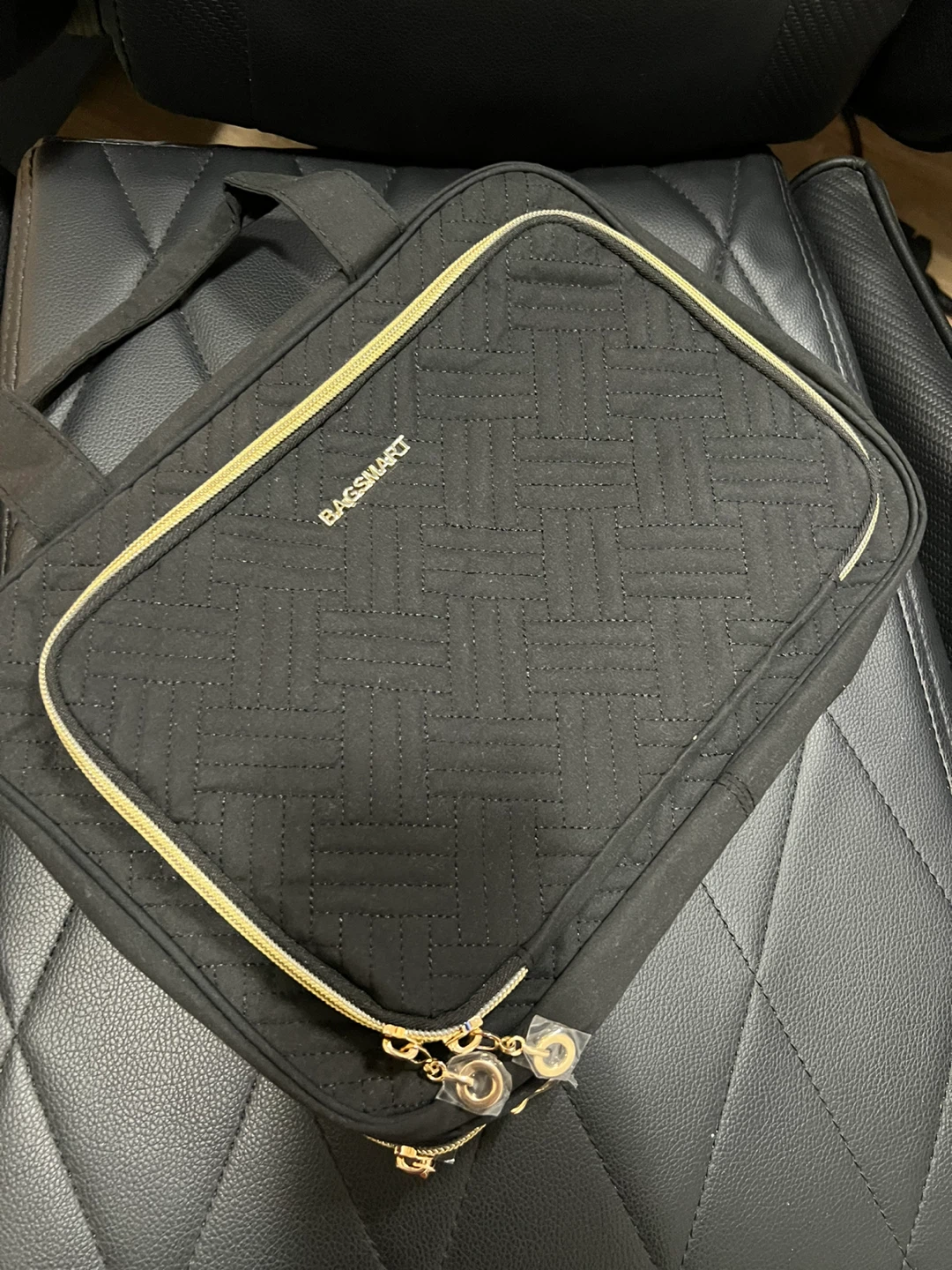 NEW Hanging Toiletry Bag