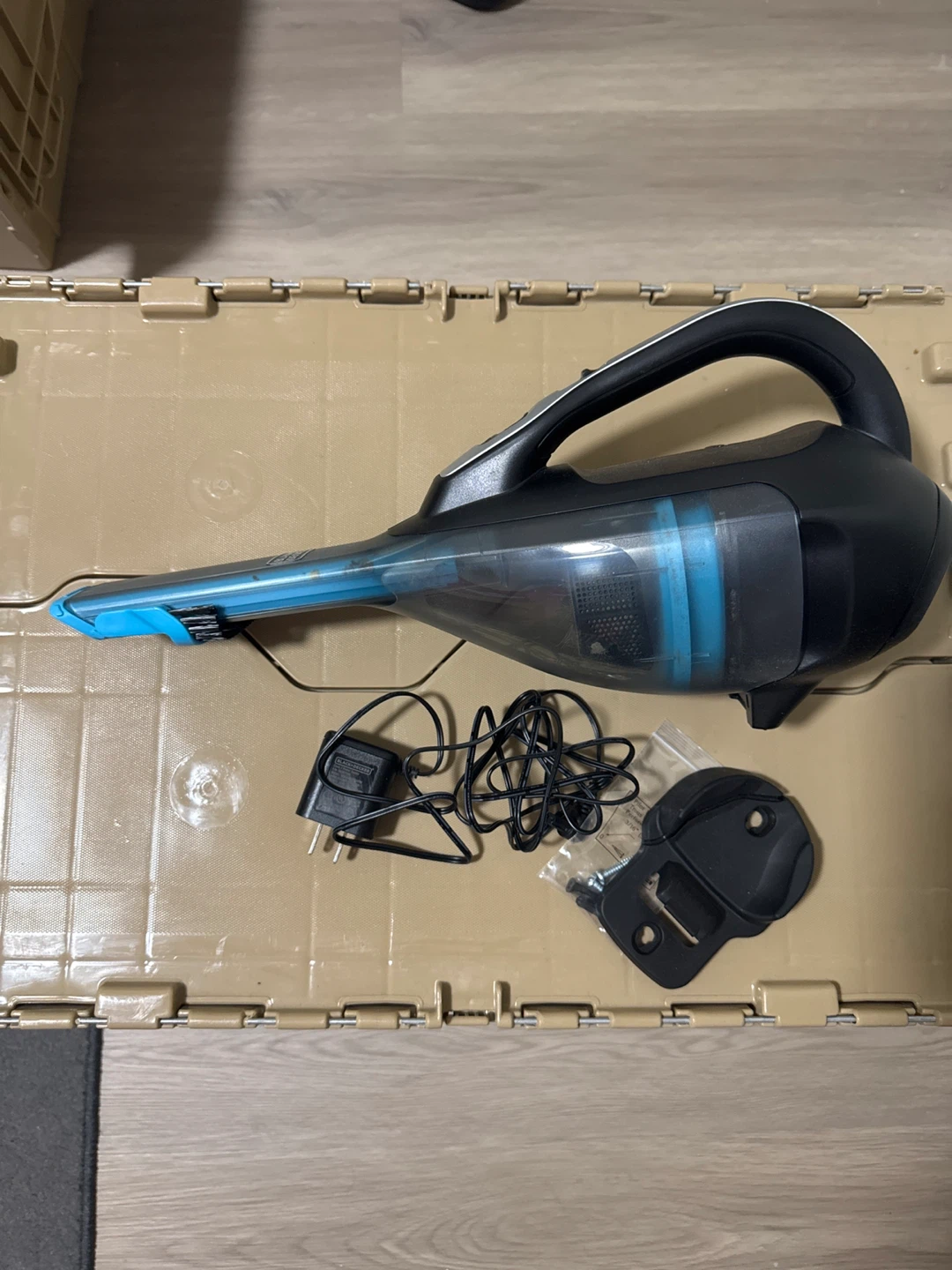 Black+Decker Cordless Handheld Vacuum